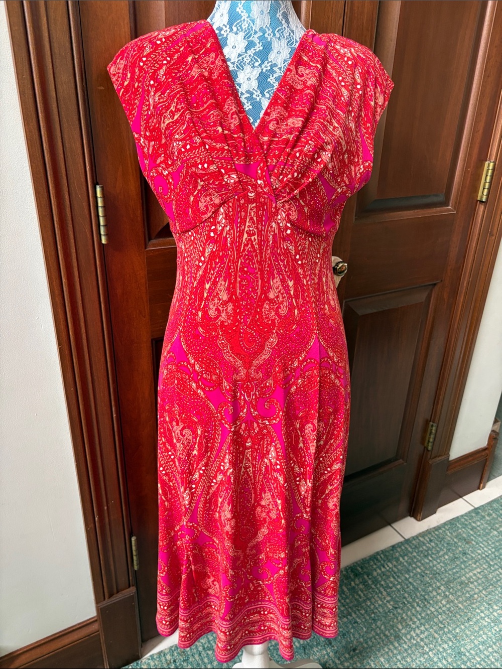 Jones New York  dress  midi dress Red pink, orange Paisley V-Neck sleeveless